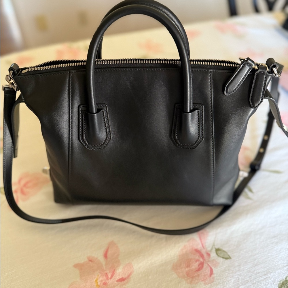 Givenchy Smooth Calfskin Small Soft Antigona Black - Picture 9 of 16